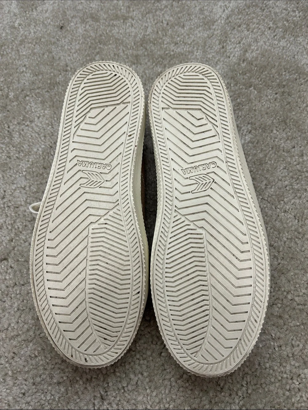 Cariuma low top